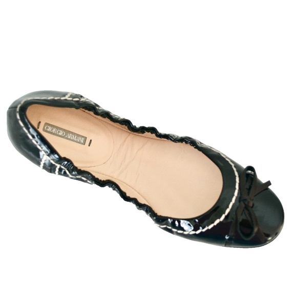 NIB  NEW AUTHENTIC GIORGIO ARMANI PATENT LEATHER FLATS - Picture 1 of 10